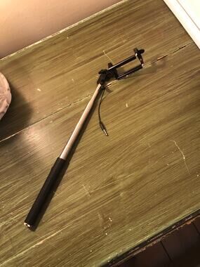 Unbranded NWOT Black and Silver Selfie Stick